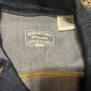 Levi’s jean jacket, women’s large, never worn needs to go to good home!